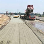 石灰粉煤灰稳定土施工